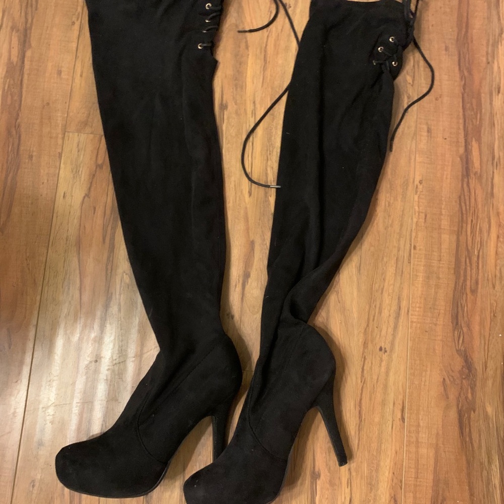 Heel boots